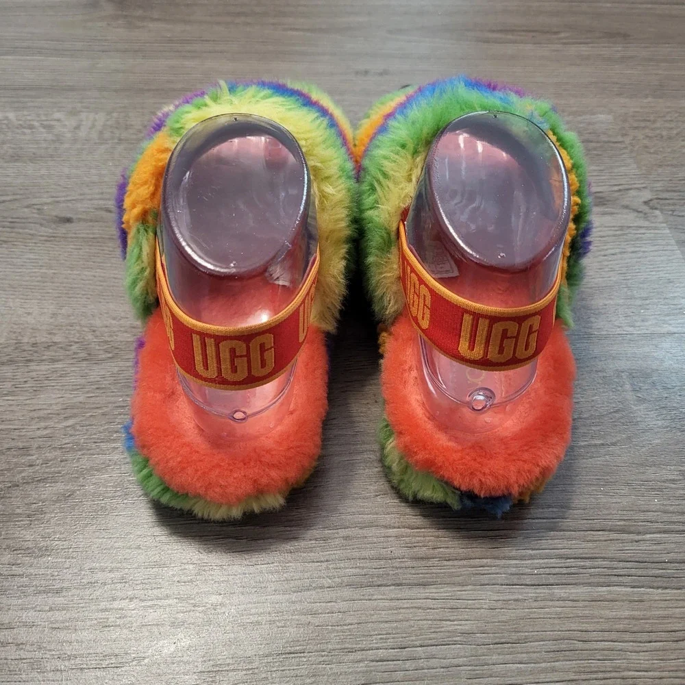 UGG Kids‎ Fluff Yeah Rainbow Slide Sandals Multi Color Faux Fur Girls size 4